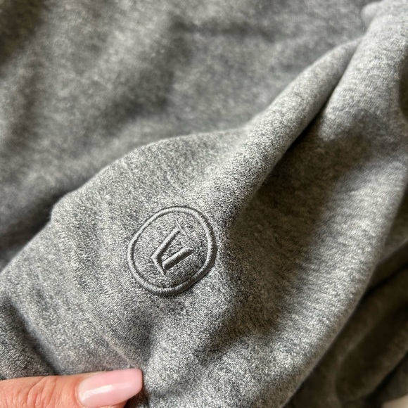 Vuori boxy gray hoodie women’s L white beige side stripes drawstring + pull tag - Picture 5 of 13